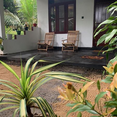 Manju Homestay Sigiriya Luaran gambar