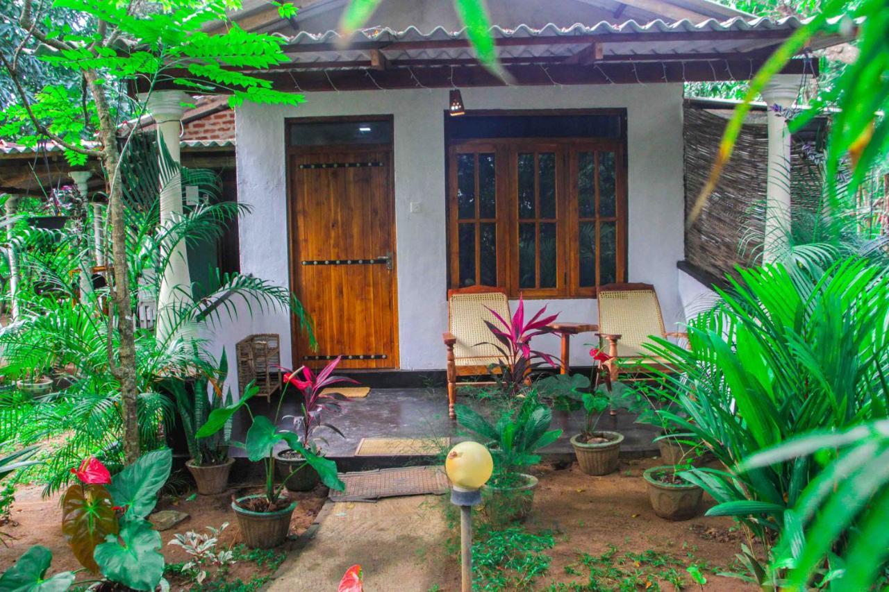 Manju Homestay Sigiriya Luaran gambar