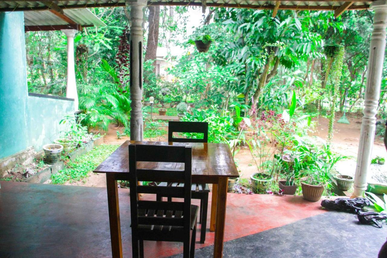 Manju Homestay Sigiriya Luaran gambar