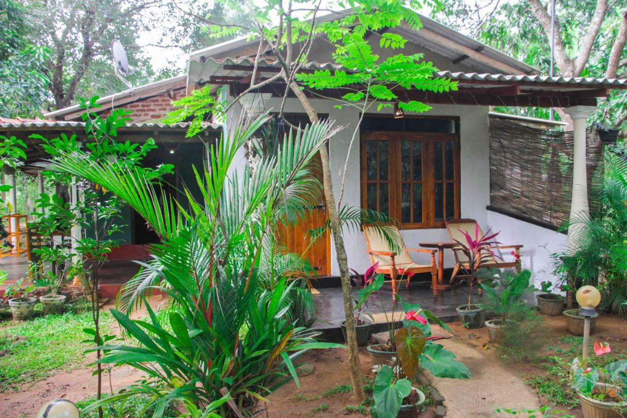 Manju Homestay Sigiriya Luaran gambar